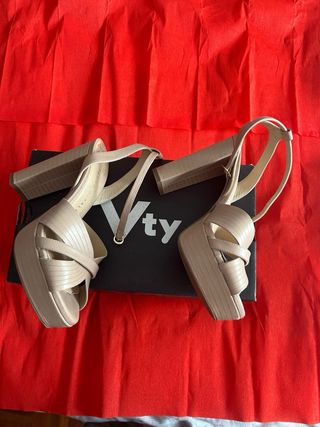 Sandalias tacón Pedro Miralles Talla 39 Beige