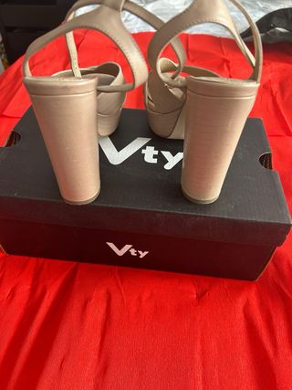 Sandalias tacón Pedro Miralles Talla 39 Beige
