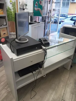 Mostrador expositor cristal y madera