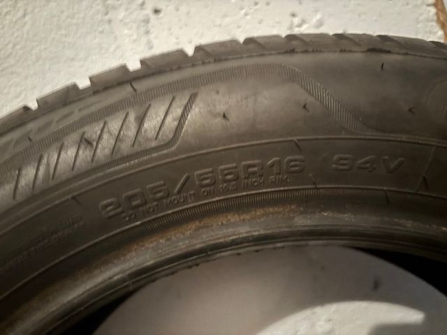 Neumático 205/55/16