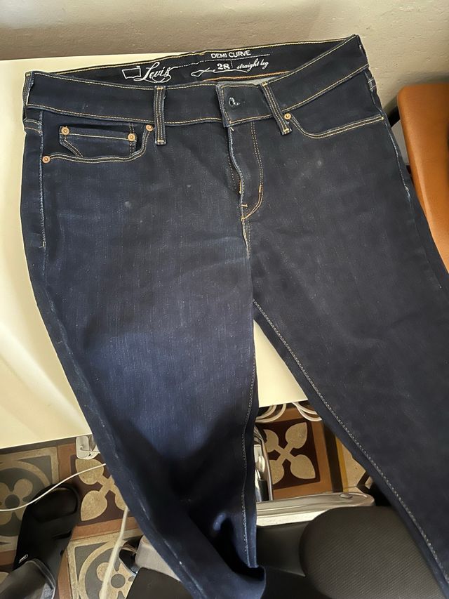 Jeans Donna blu e bianchi €45 l’uno