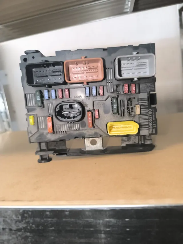 Caja Relés Peugeot 206cc
