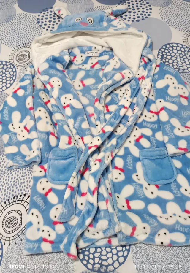 Bata infantil con capucha de conejito Talla 8