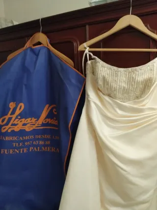 Traje de Novia Dorado y Blanco