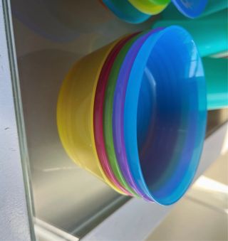 Set di stoviglie e contenitori per sale, pepe, olio e aceto in plastica