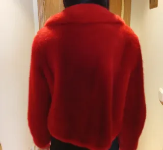 Chaquetón de pelo rojo