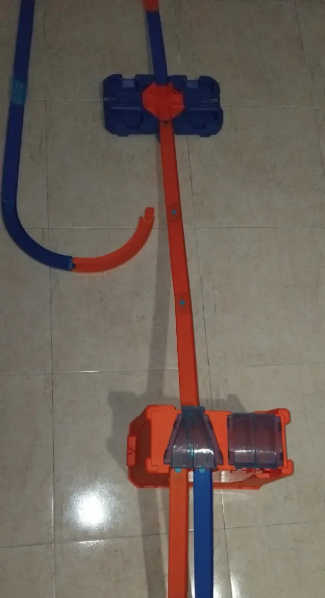 Maletín Hot Wheels con Pistas