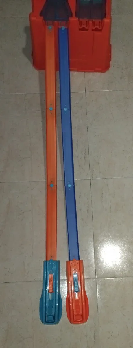 Maletín Hot Wheels con Pistas