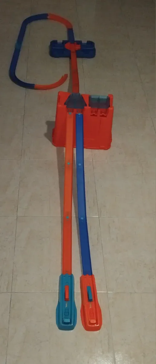 Maletín Hot Wheels con Pistas