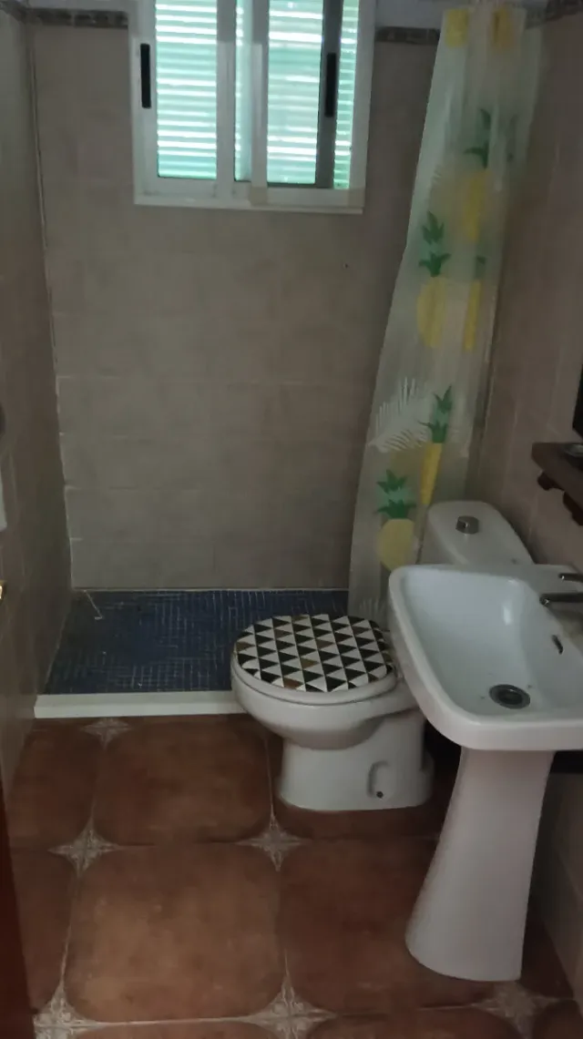 Casa de campo, piscina con jardín y parcela