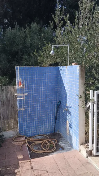 Casa de campo, piscina con jardín y parcela