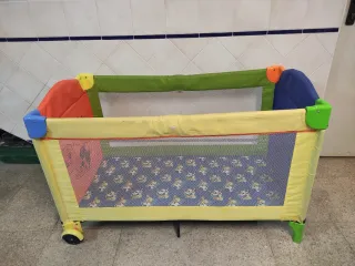 Cuna de viaje personajes Looney Tunes más colchón