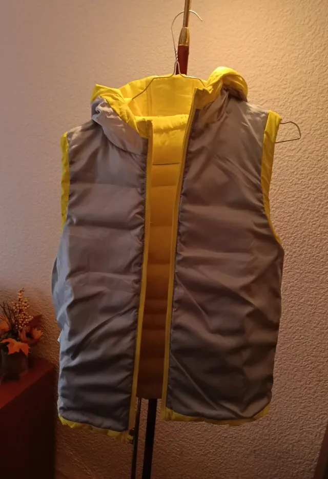 Chaleco acolchado amarillo niña