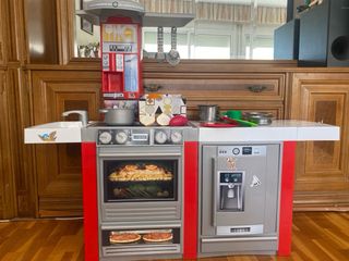 Cocinita de juguete con accesorios