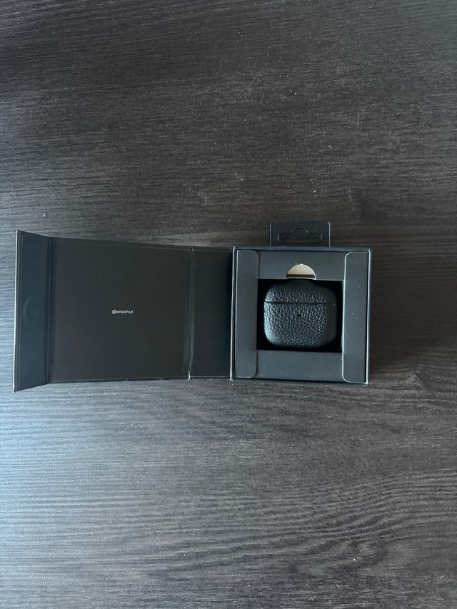 Custodia AirPods 3 Pelle Nera Woolnut