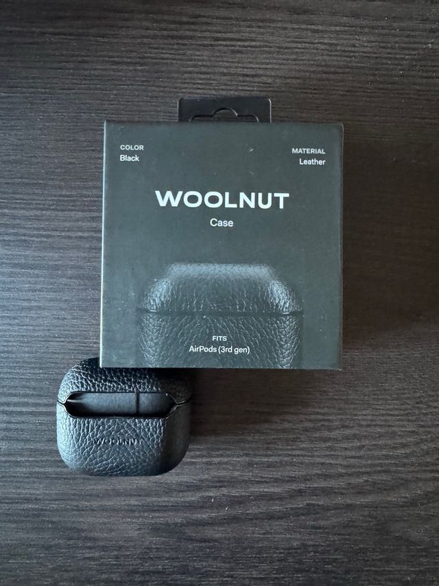Custodia AirPods 3 Pelle Nera Woolnut