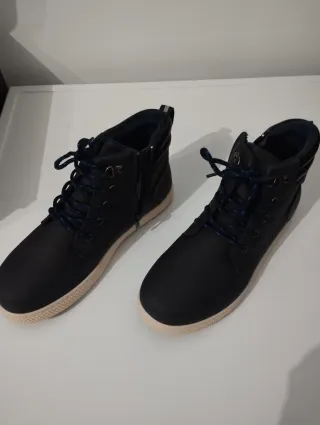 Botas azul marino niña