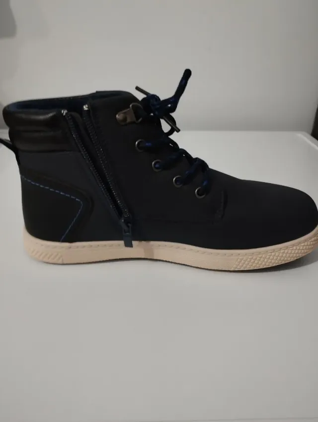 Botas azul marino niña