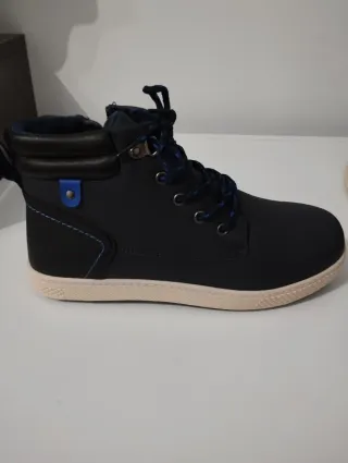 Botas azul marino niña