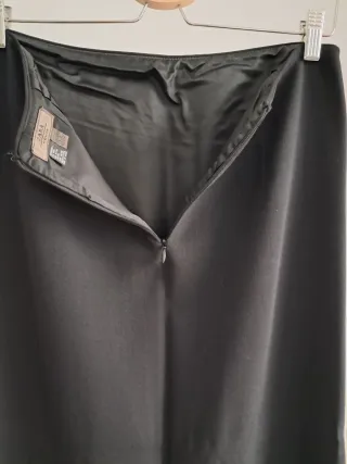 Falda larga negra vintage con abertura posterior