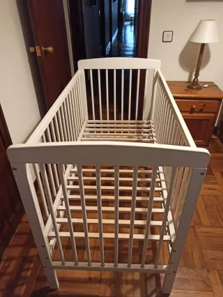 Cuna bebé con colchón y saco