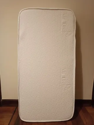 Cuna bebé con colchón y saco