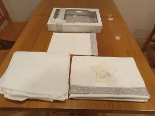 Cuna bebé con colchón y saco