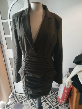 Vestido corto verde oliva