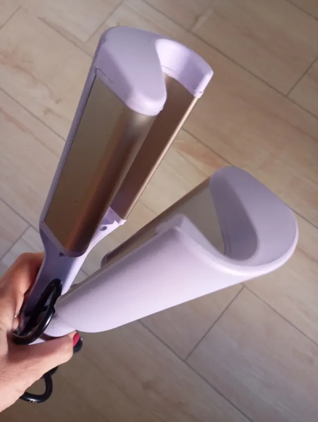 Plancha de ondas morada y dorada