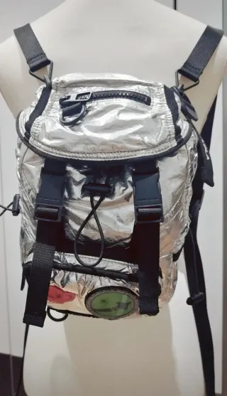 Mochila Bimba y Lola plateada.