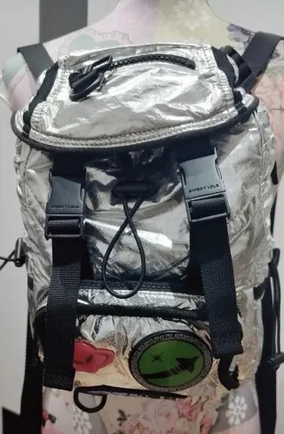 Mochila Bimba y Lola plateada.