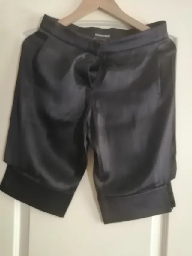 Pantalón corto satinado negro