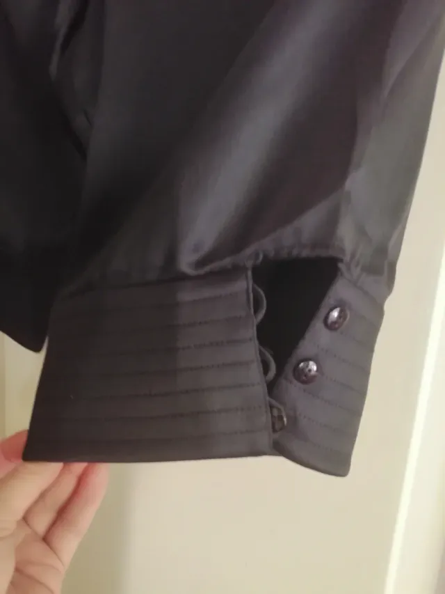 Pantalón corto satinado negro