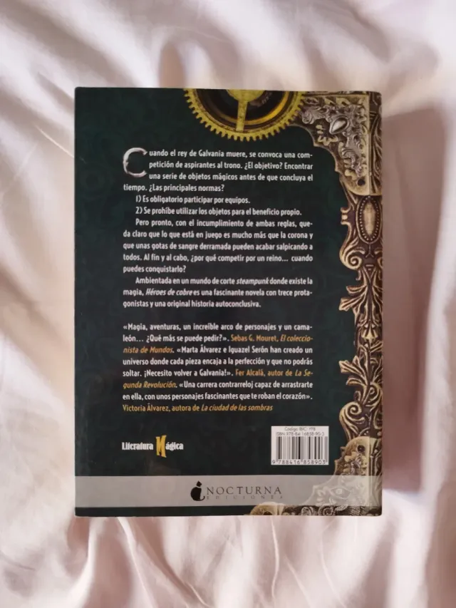 Libro Héroes de cobre