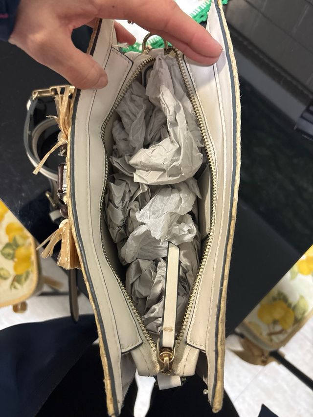 Bolso de verano tipo cartera con correa