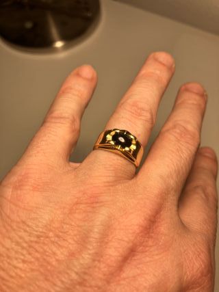 Anillo Oro 18k Zafiro Azul. Peso 5,5 gramos.