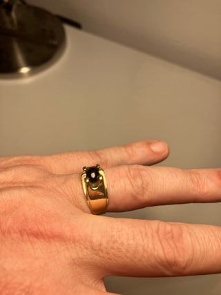 Anillo Oro 18k Zafiro Azul. Peso 5,5 gramos.