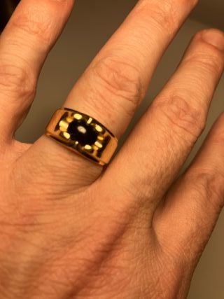 Anillo Oro 18k Zafiro Azul. Peso 5,5 gramos.