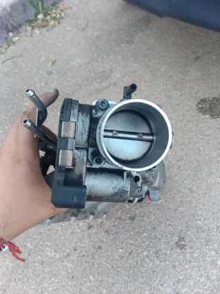 Colector Admisión 1.8T AUM + Centralita