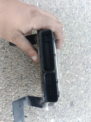 Colector Admisión 1.8T AUM + Centralita