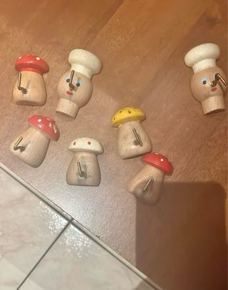 Stock Appendini cucina legno decorati vintage