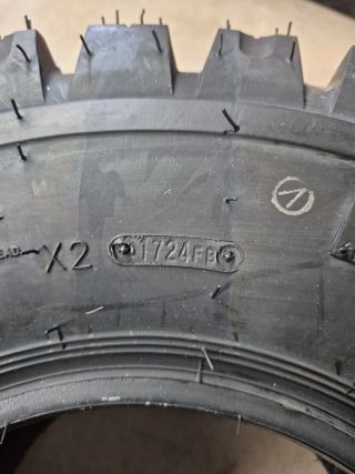 Neumático 22x11-10 42J