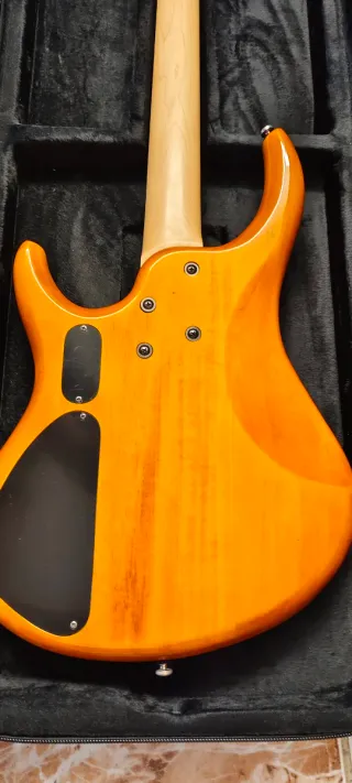 Bajo eléctrico Kingston 4 cuerdas