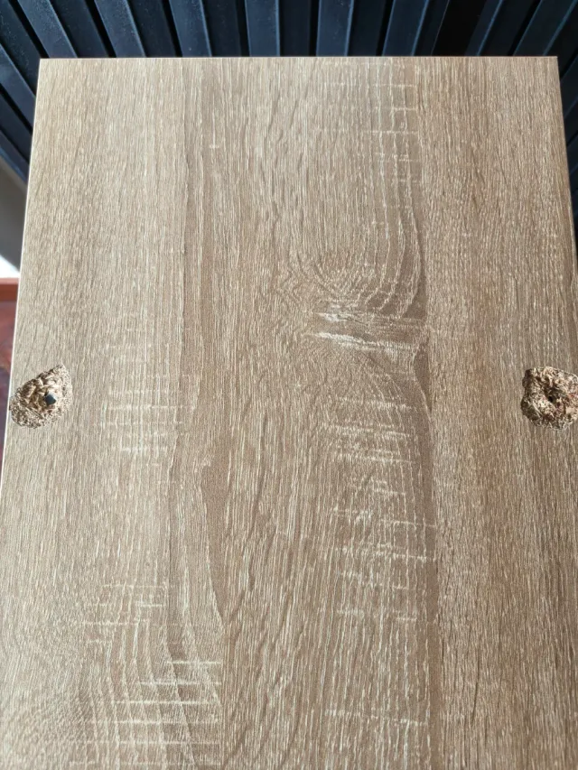 Mesa alta y 2 taburetes,nuevo.Defecto  ult foto