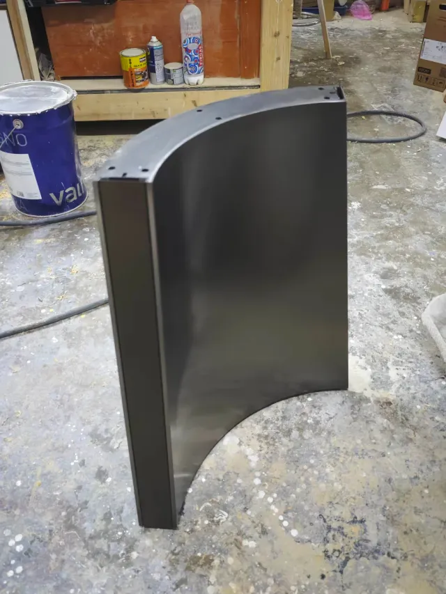 Patas metálicas curvas de diseño