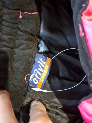 Pantalón de esquí rosa con tirantes