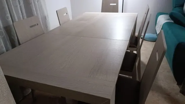 Mesa comedor y 6 sillas madera clara
