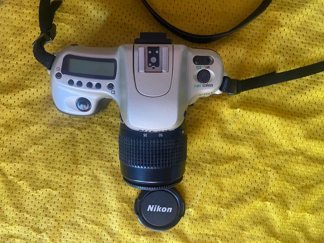 Fotocamera Reflex Nikon F50 + Obiettivo AF Nikkor