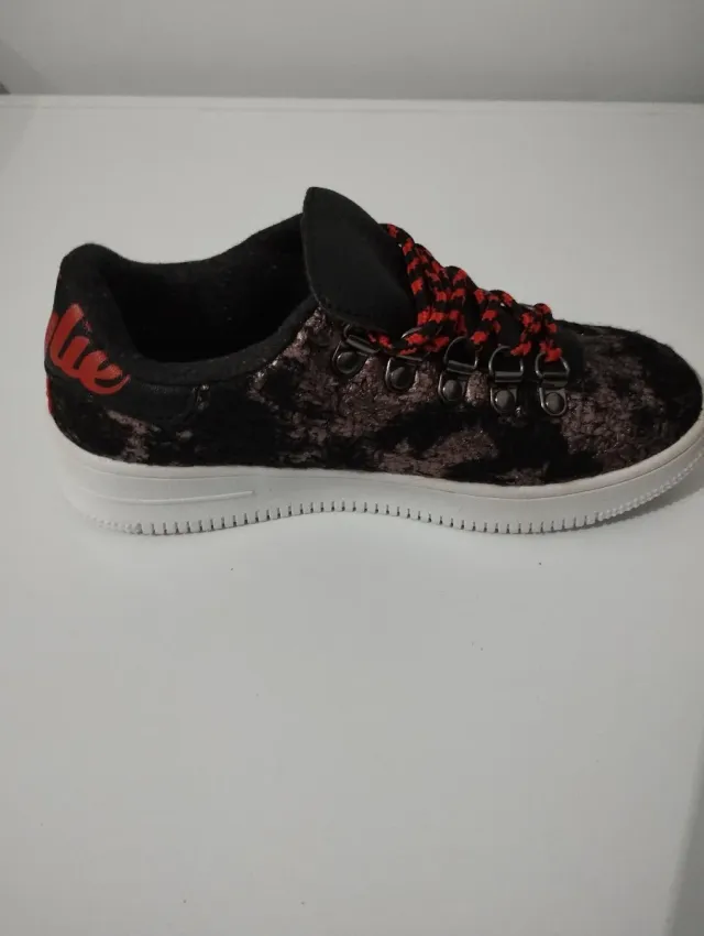 Zapatillas niño negras con brillos Talla 33