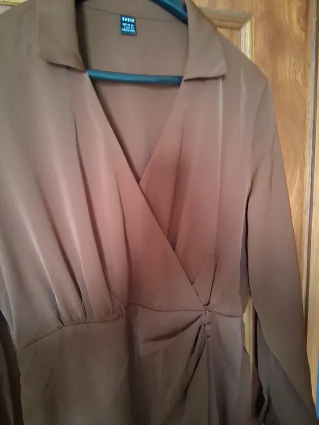 Vestido marrón Shein cruzado